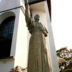 Pomnik Jana Pawła II w Rewalu - pomnik jana pawla ii w rewalu 3