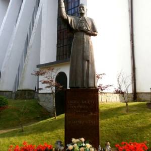 Pomnik Jana Pawła II w Rewalu - pomnik jana pawla ii w rewalu 4