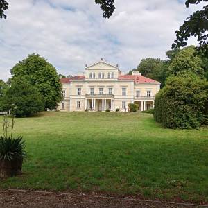 Pałac Raczyńskich w Złotym Potoku - palac raczynskich w zlotym potoku 1