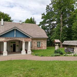 Dworek Zygmunta Krasińskiego w Złotym Potoku - dworek zygmunta krasinskiego w zlotym potoku 3