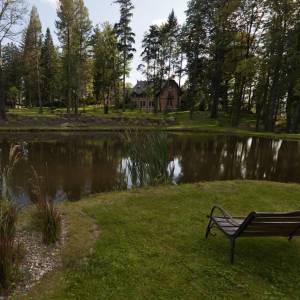 Pałac Dębowy w Karpnikach - brama do palacu debowego w karpnikach 2