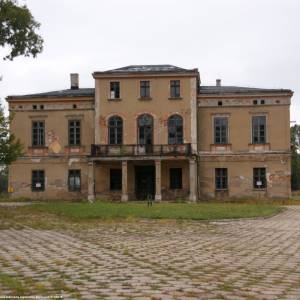 Pałac myśliwski Donnersmarcków w Kaletach-Zielonej - palac donnersmarckow w kaletach zielonej widok 2012
