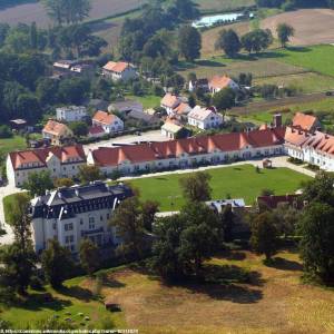 Pałac w Krzyżowej - palac w krzyzowej 8