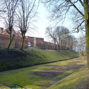 Mury miejskie w Chełmnie - chelmno dawne mury obronne miasta panoramio 6