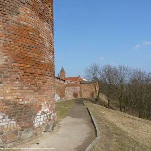 Mury miejskie w Chełmnie - chelmno mury obronne panoramio 2