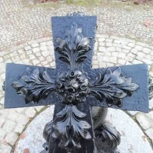Zegar słoneczny w Suwałkach - zegar sloneczny fragment w suwalskim parku miejskim