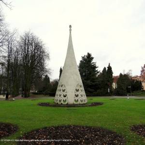 Zegar słoneczny „Paw” w Inowrocławiu - inowroclaw zegar sloneczny paw 5