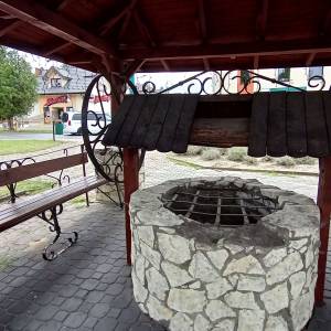 Studnia na rynku w Janowie - studnia na rynku w janowie 4