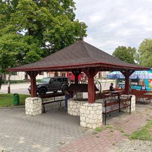Studnia na rynku w Janowie - studnia na rynku w janowie 8