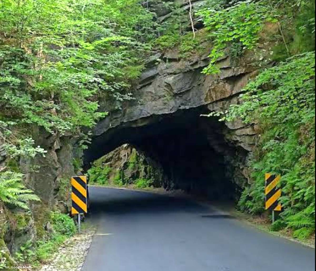 Skalny tunel w Piechowicach - skalny tunel w piechowicach 1