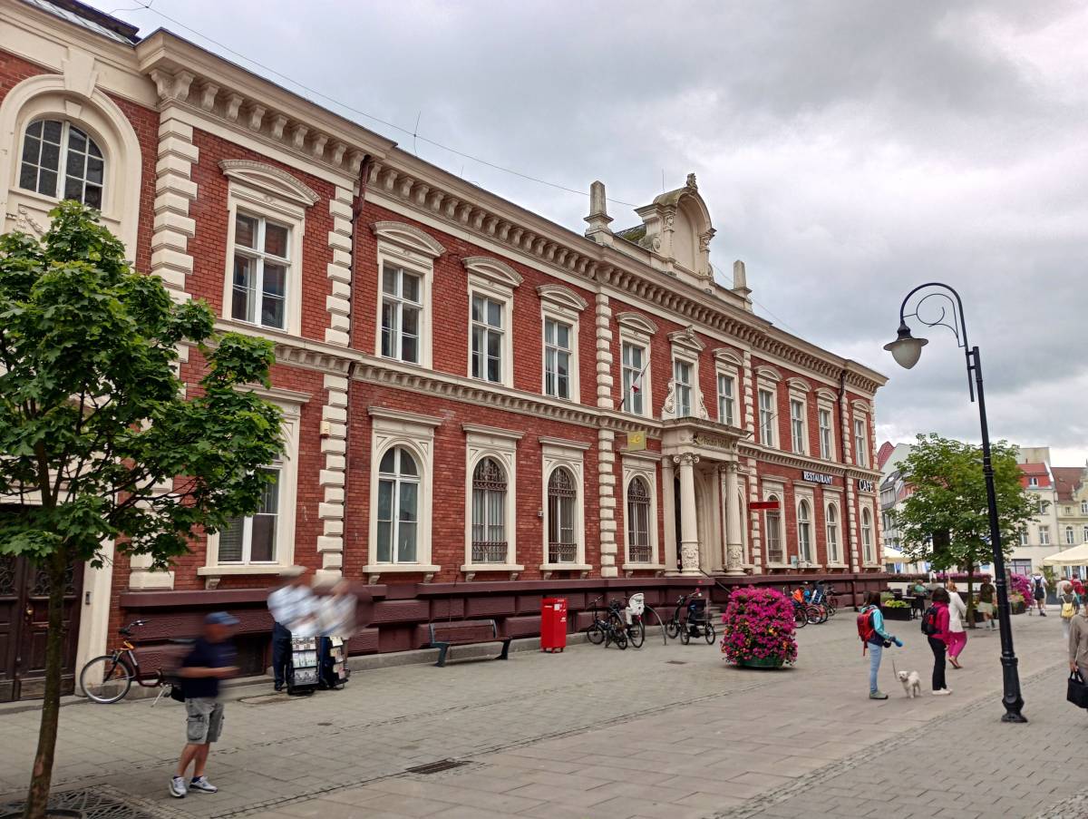 Zabytkowy budynek Poczty w Świnoujściu - budynek poczty w swinoujsciu 1