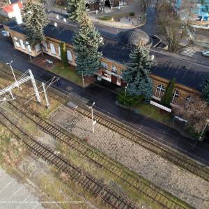 Dworzec kolejowy w Ciechocinku - dworzec pkp ciechocinek dron 2