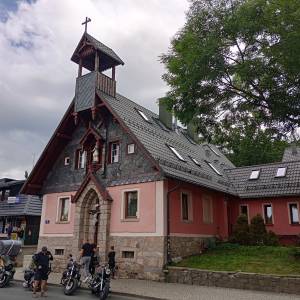 Budynek dawnej szkoły katolickiej w Karpaczu - budynek dawnej szkoly katolickiej w karpaczu 2