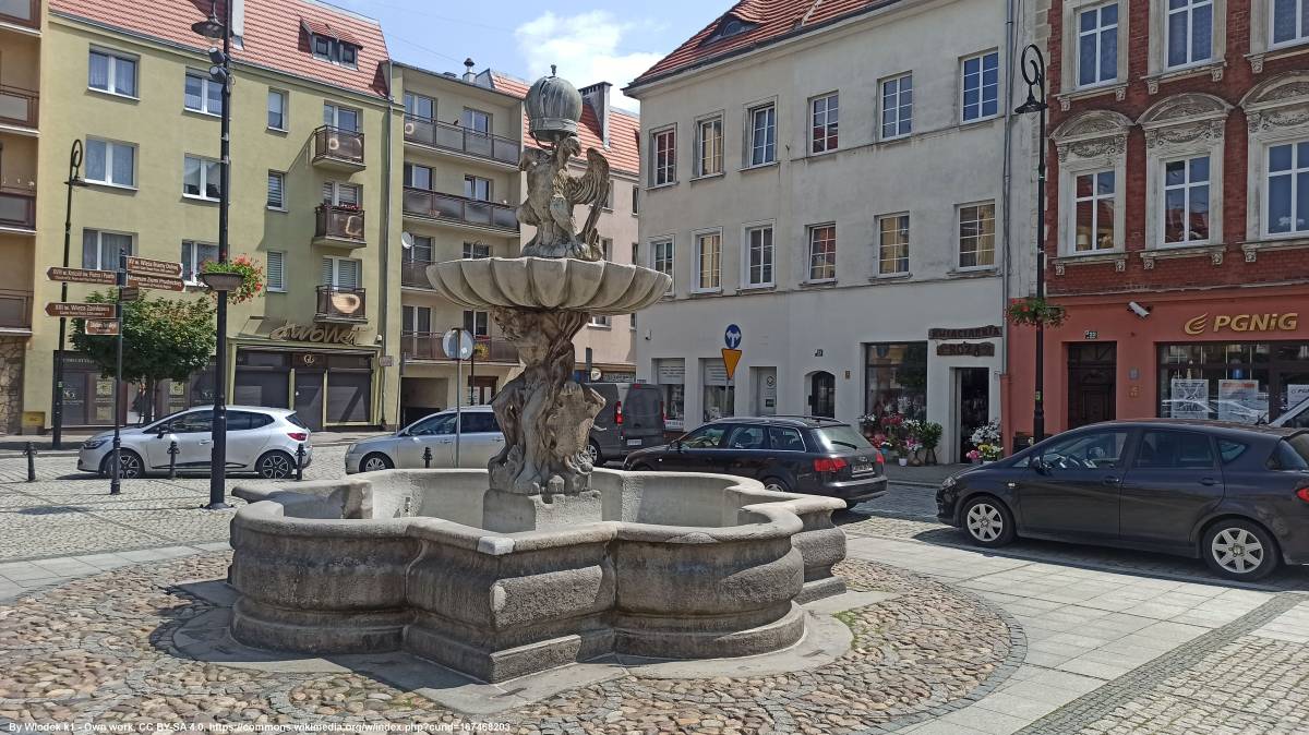 Fontanna Habsburgów w Prudniku - fontanna na rynku w prudniku 4