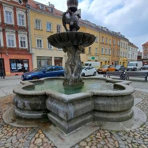 Fontanna Habsburgów w Prudniku - fontanna na rynku w prudniku 1