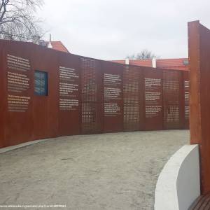 Folwark w Krzyżowej - krzyzowa wystawa plenerowa 2