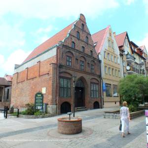 Kamienica Schliffenów w Kołobrzegu - kolobrzeg kamienica schliffenow pierwsza z lewej dscf1653