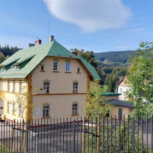 Dawna szkoła katolicka w Szklarskiej Porębie - dawna szkola katolicka w szklarskiej porebie 1