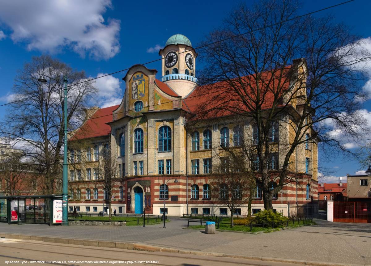 Budynek IV Liceum Ogólnokształcącego w Bytomiu - budynek iv liceum ogolnoksztalcacego w bytomiu 7