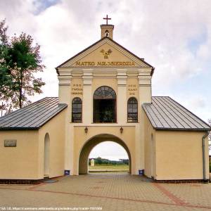 Sanktuarium Matki Bożej Rokitniańskiej - rokitno kosciol 02