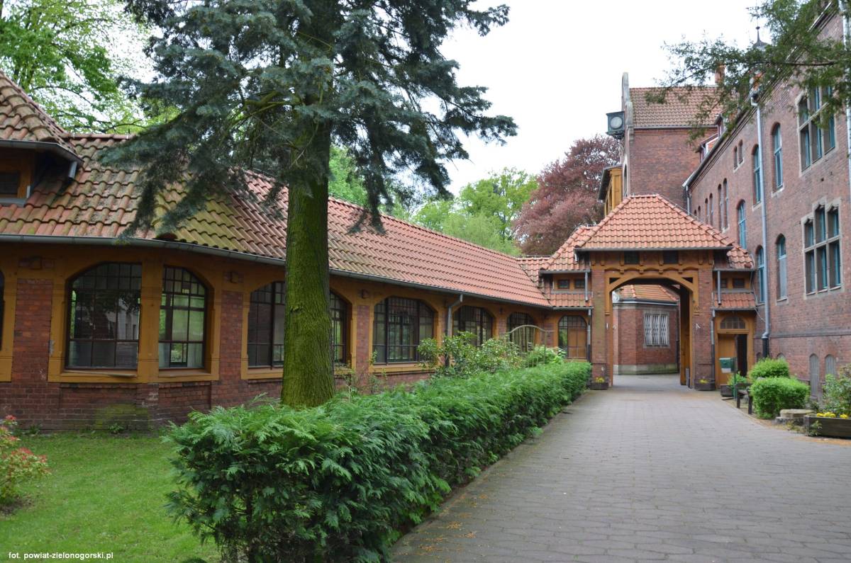 Dawne sanatorium w Trzebiechowie - dawne sanatorium w trzebiechowie 7