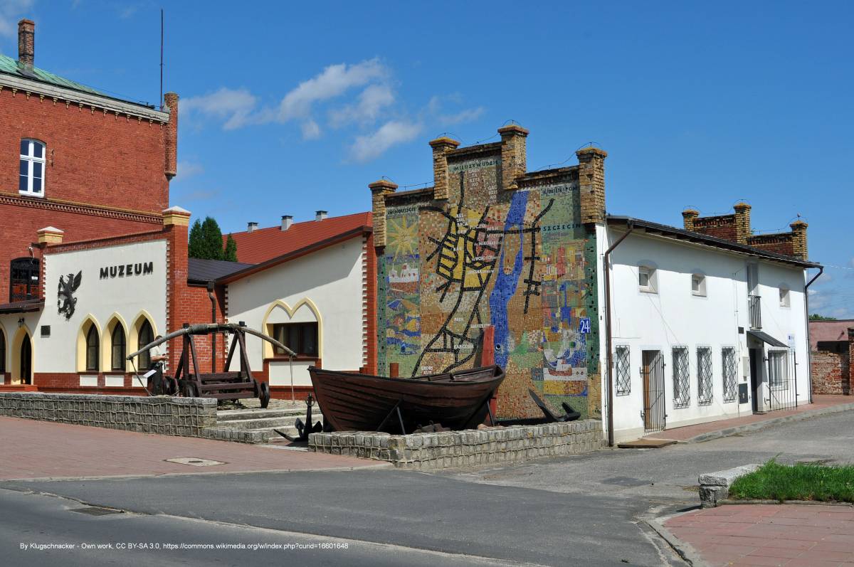 Muzeum Regionalne im. Andrzeja Kaubego w Wolinie - wolin museum 2011 07 24 by klugschnacker in wikipedia