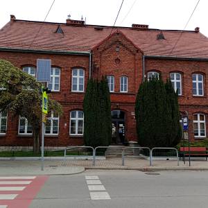 Stara szkoła w Miasteczku Śląskim - stara szkola w miasteczku slaskim 2