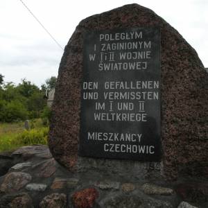 Głaz z tablicą upamiętniającą poległych i zaginionych w czasie I i II wojny światowej - sam 9230