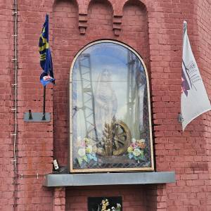 Kapliczka św. Katarzyny przy lokomotywowni w Tarnowskich Górach - kapliczka sw katarzyny przy lokomotywowni w tarnowskich gorach 3