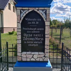 Kamienny krzyż (ul. Harcerska) w Żyglinie - kamienny krzyz ul harcerska w zyglinie 2