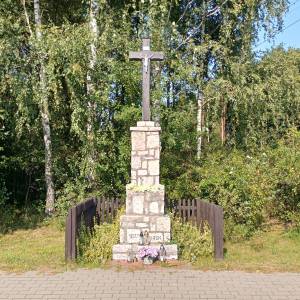 Kamienny krzyż (ul. Wyciślika) w Żyglinku - kamienny krzyz ul wycislika w zyglinku 7