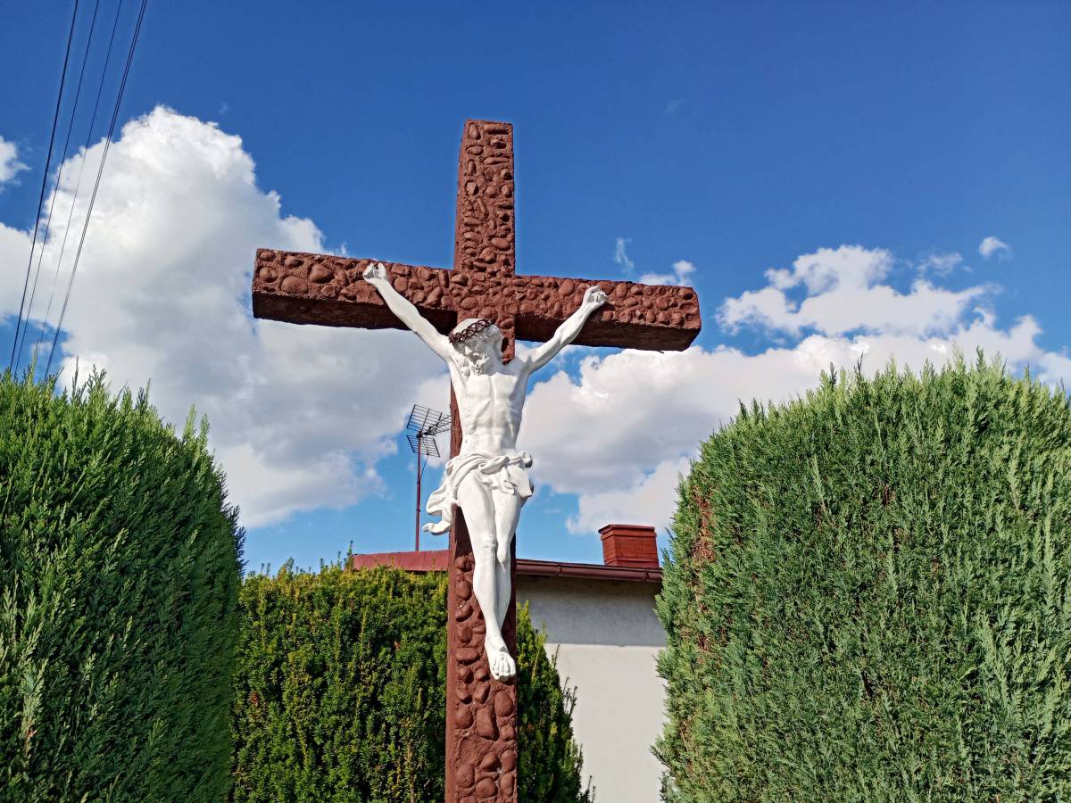 Krzyż przydrożny (ul. Stacyjna) w Żyglinie - krzyz przydrozny ul stacyjna w zyglinie 5