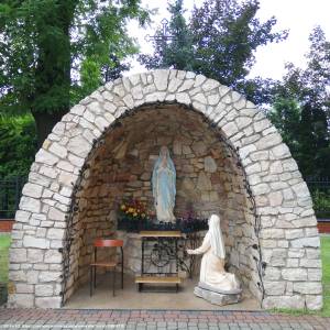 Grota Matki Bożej w Bobrownikach Śląskich - grota matki bozej w bobrownikach slaskich
