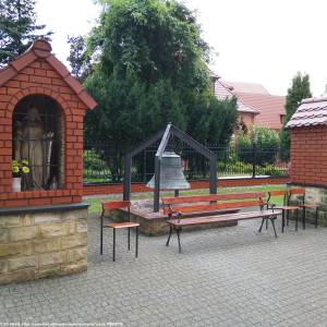 Kapliczki i dzwon w Bobrownikach Śląskich - kapliczki i dzwon w bobrownikach slaskich 2