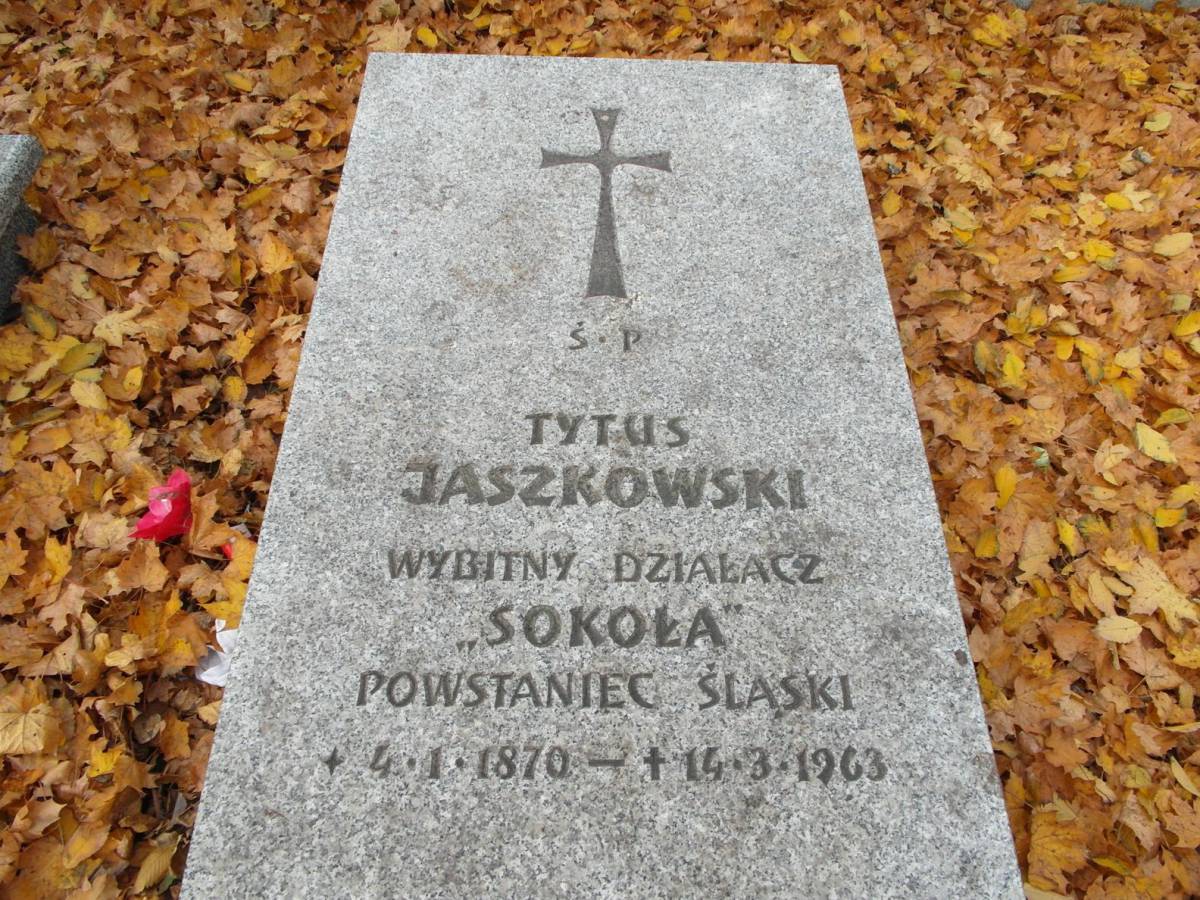 Mogiła Tytusa Jaszkowskiego (Powstańca Śląskiego) w Lipinach (Świętochłowice) - sam 1340