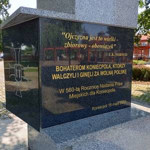 Pomnik Obrońców Ojczyzny w Koniecpolu - pomnik obroncow ojczyzny w koniecpolu 5