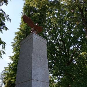 Pomnik Obrońców Ojczyzny w Koniecpolu - pomnik obroncow ojczyzny w koniecpolu 6