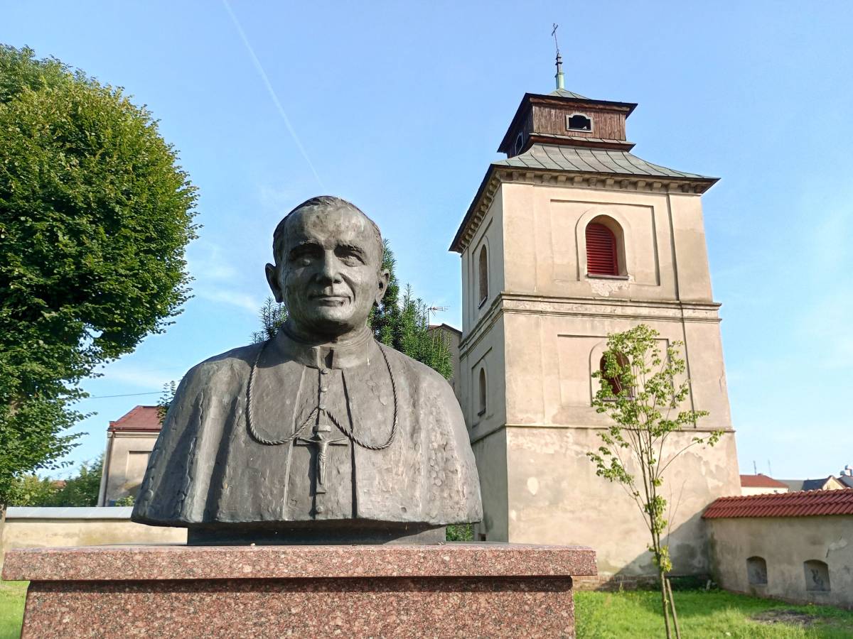 Popiersie Jana Pawła II w Koniecpolu - popiersie jana pawla ii w koniecpolu 6