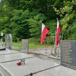 Grób zbiorowy wojenny żołnierzy Wojska Polskiego w Złotym Potoku - grob zbiorowy wojenny zolnierzy wojska polskiego w zlotym potoku 18