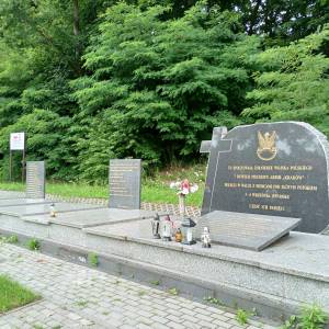 Grób zbiorowy wojenny żołnierzy Wojska Polskiego w Złotym Potoku - grob zbiorowy wojenny zolnierzy wojska polskiego w zlotym potoku 29