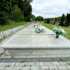 Grób zbiorowy wojenny żołnierzy Wojska Polskiego w Złotym Potoku - grob zbiorowy wojenny zolnierzy wojska polskiego w zlotym potoku 6