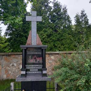 Mogiła zbiorowa wojenna rozstrzelanych prez hitlerowców w Lelowie - mogila zbiorowa wojenna rozstrzelanych prez hitlerowcow w lelowie 3