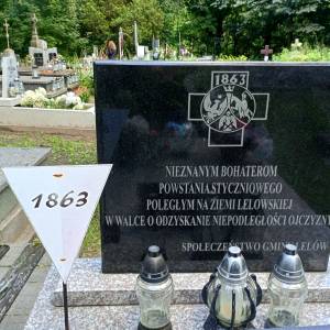 Grób wojenny Powstanńców Styczniowych w Lelowie - grob wojenny powstanncow styczniowych w lelowie 3