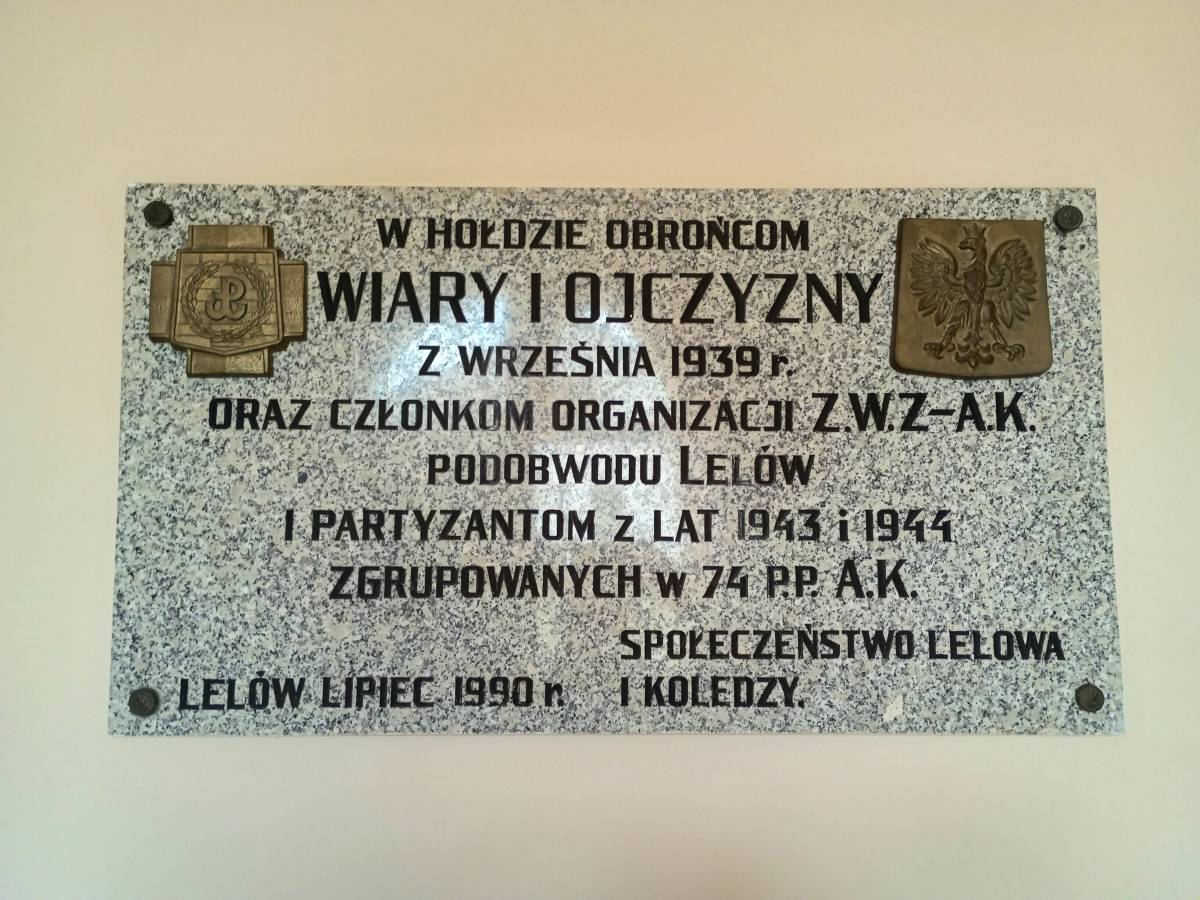 Tablica upamiętniająca Obrońców Ojczyzny w Lelowie - tablica upamietniajaca obroncow ojczyzny w lelowie 7