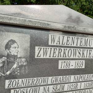 Tablica upamiętniająca Walentego Zwierkowskiego w Lelowie - tablica upamietniajaca walentego zwierkowskiego w lelowie 6