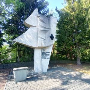 Pomnik żołnierzy AK Oddziału "Wędrowiec" w Brennej - pomnik zolnierzy ak oddzialu wedrowiec w brennej 1