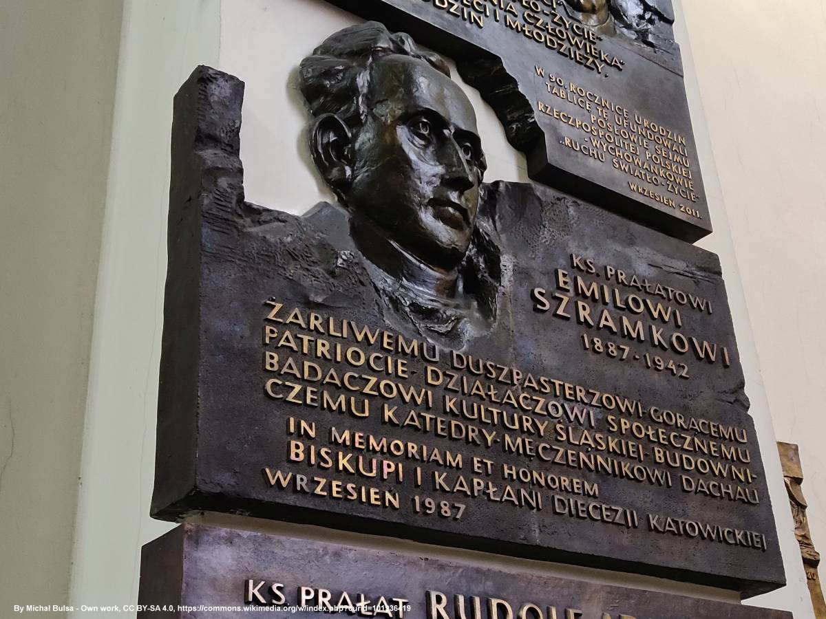 Popiersie z tablicą upamiętniające prałata Emila Szramka w Katowicach - katowice szramek plaque