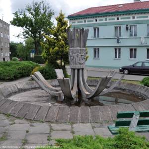 Fontanna w Trzebiatowie - fontanna w trzebiatowie 2