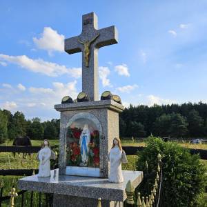 Kamienny krzyż przydrożny w Kuczowie - kamienny krzyz przydrozny w kuczowie 12