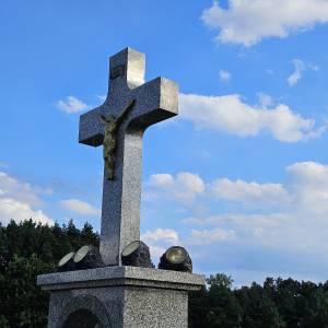 Kamienny krzyż przydrożny w Kuczowie - kamienny krzyz przydrozny w kuczowie 6